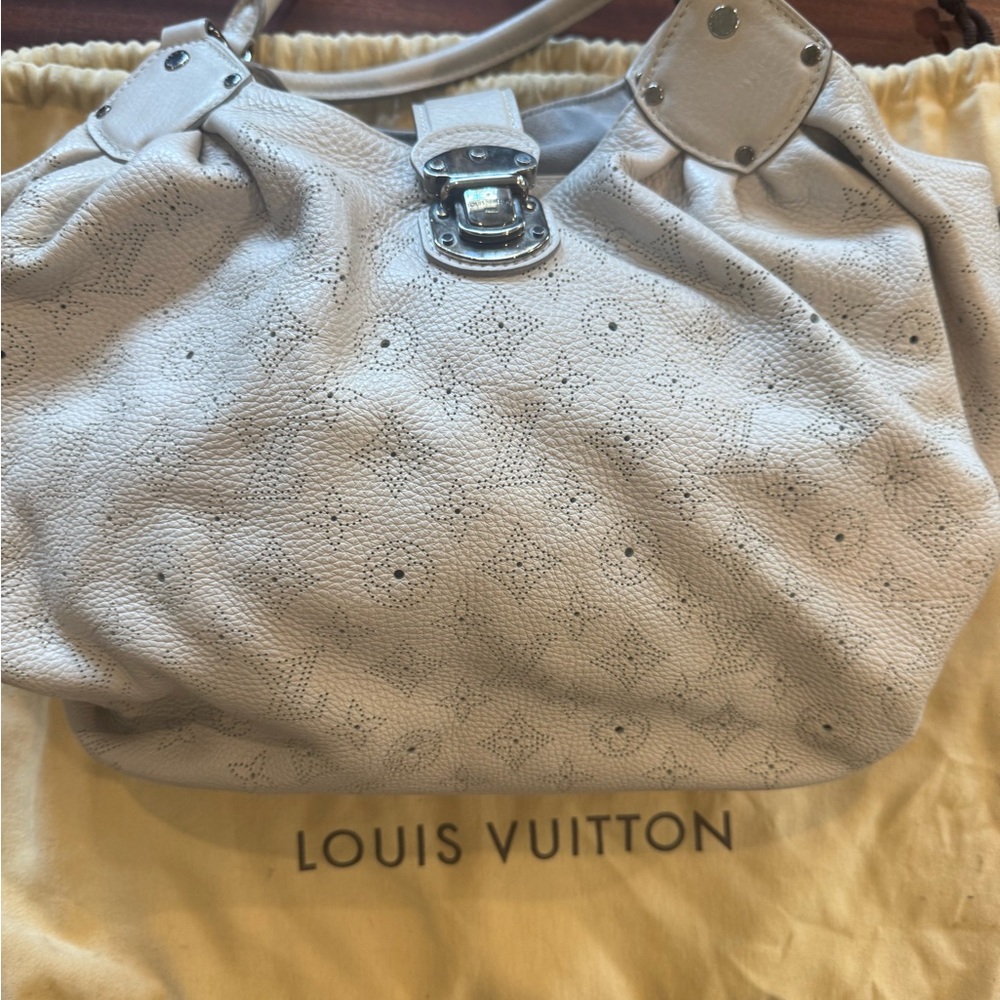 Louis Vuitton Cream Shoulder Bag